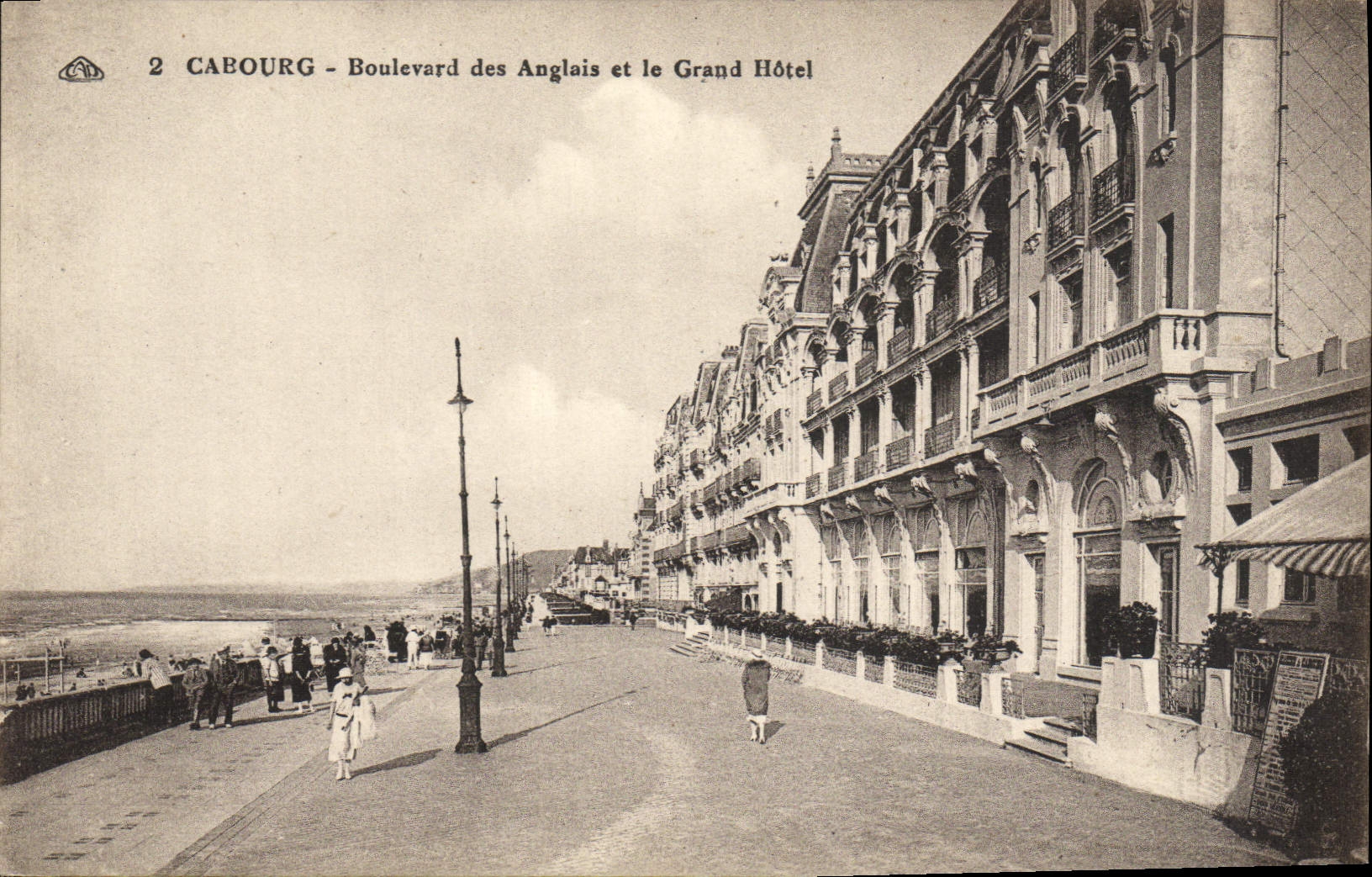 Bulevar de Cabourg de la POSTAL de la VENDIMIA del hotel inglés y grande