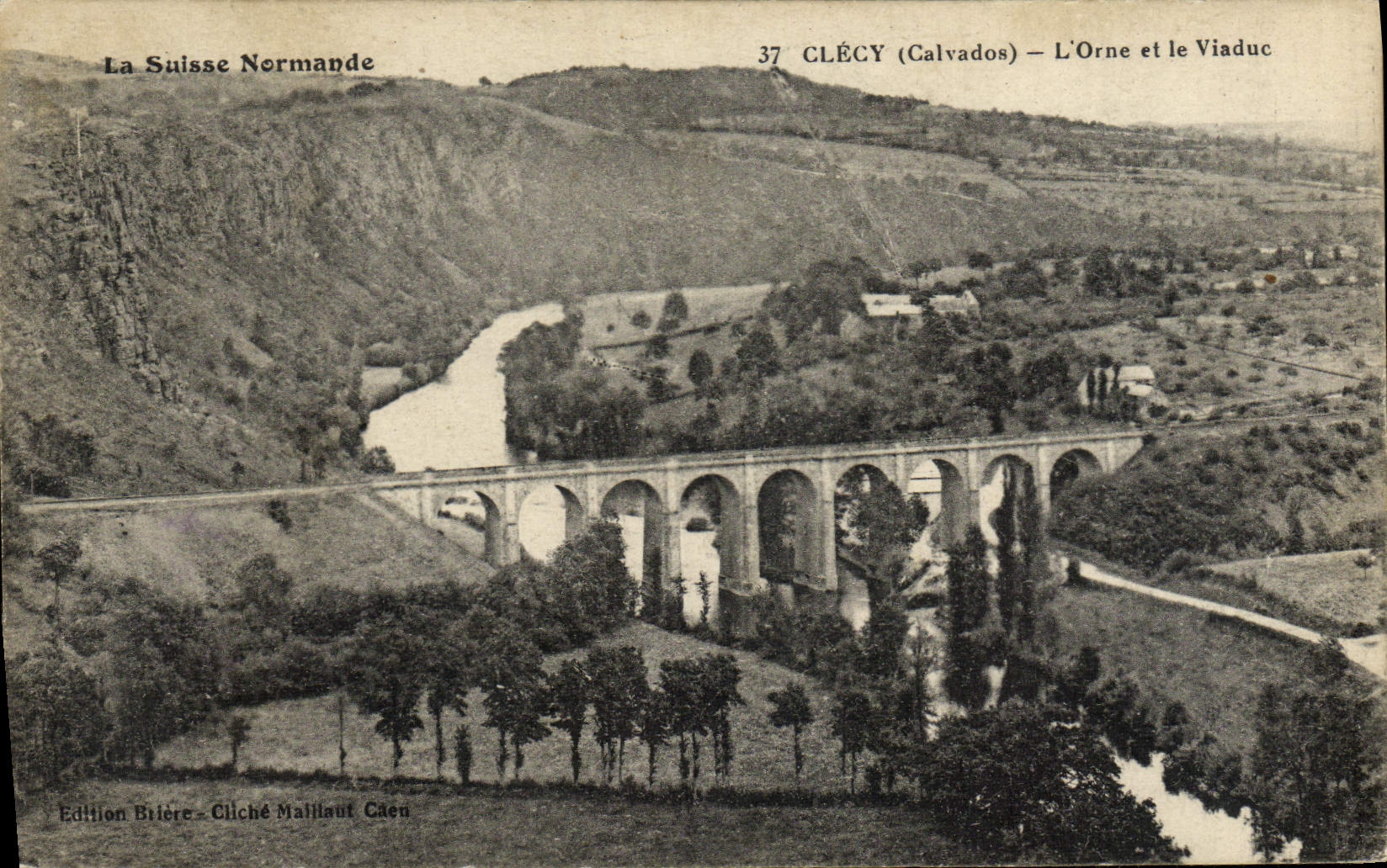 CPA Clecy L'Orne et le Viaduc 