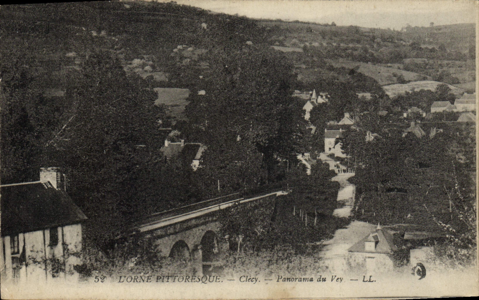 CPA Clecy Panorama du Vey 