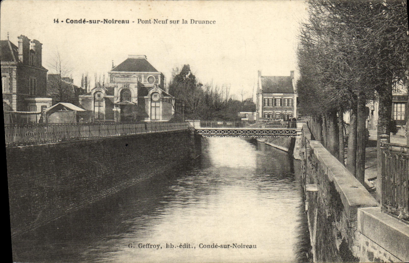 VINTAGE POSTCARD Cop on Noireau New Bridge on Druance