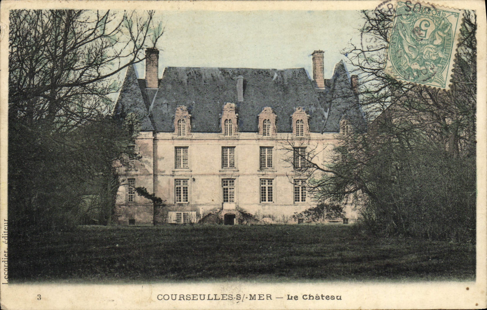 VINTAGE POSTCARD Courseulles S Sea the Castle