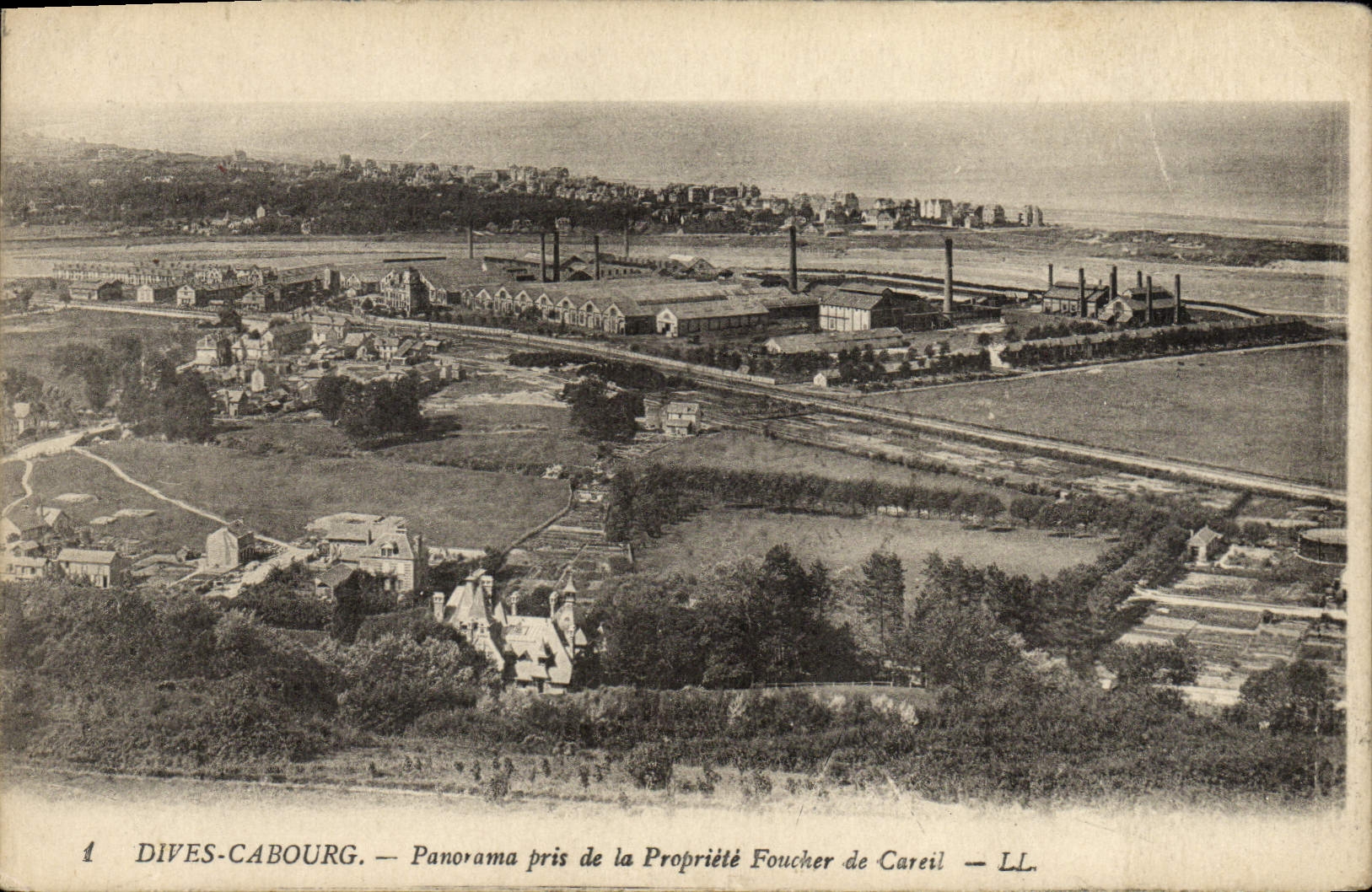 CPA Dives Cabourg Panorama pris de la Propriete Foucher de Careil 