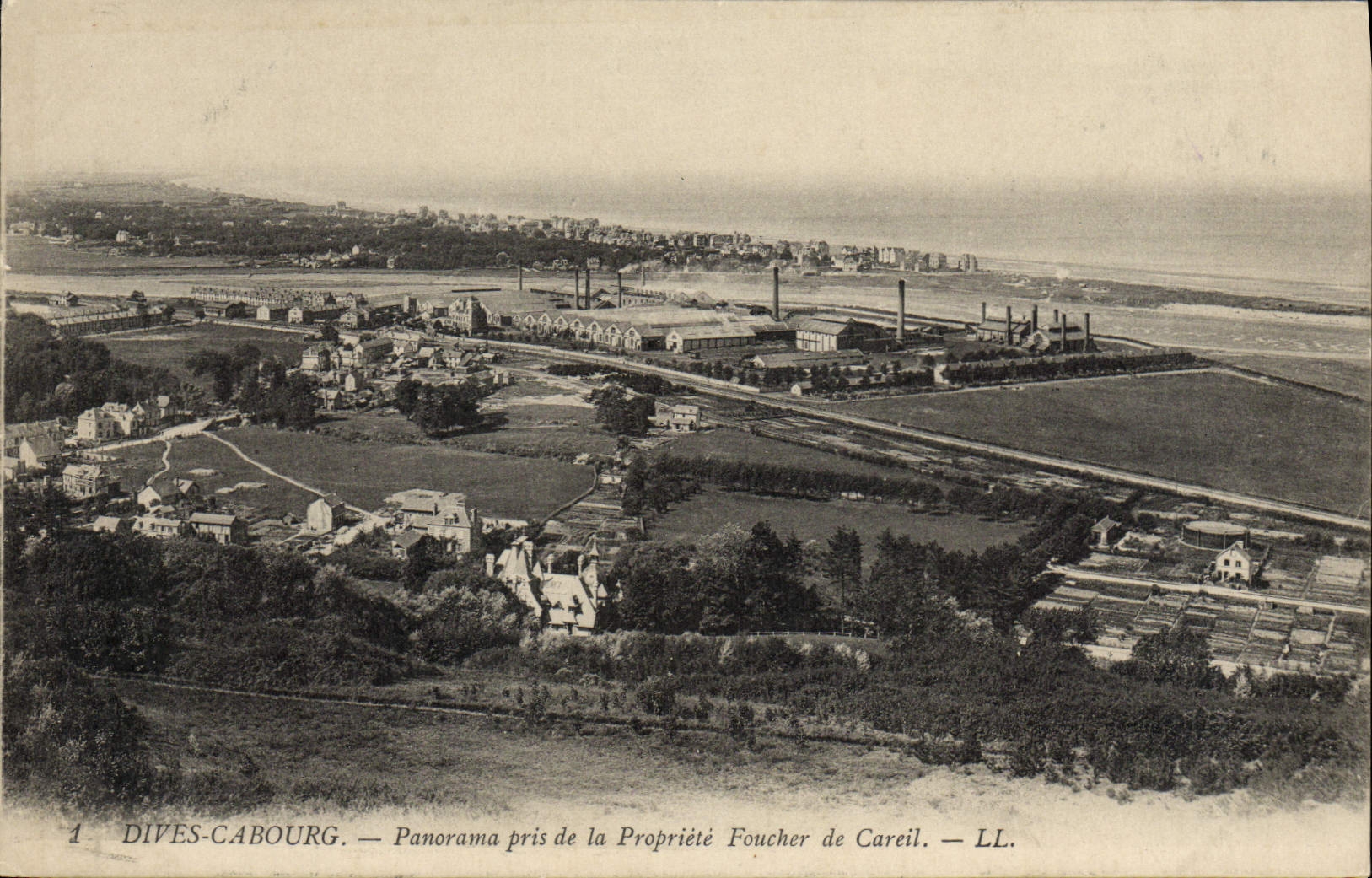 CPA Dives Cabourg Panorama pris de la Propriete Foucher de Careil 