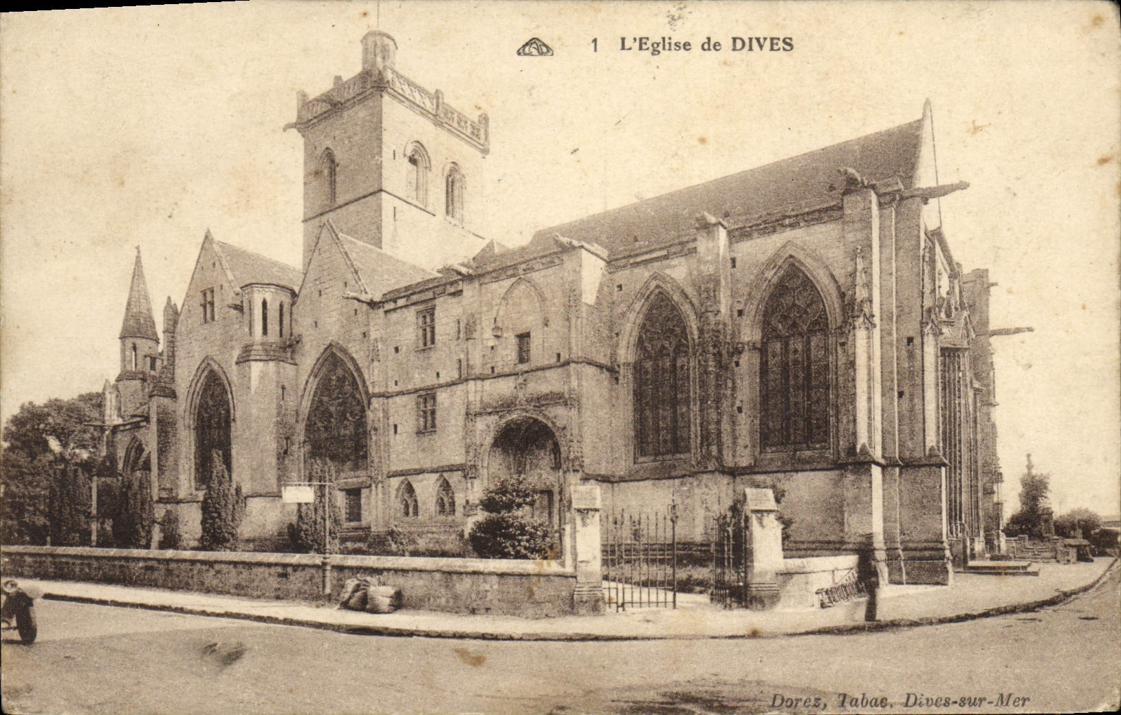 VINTAGE POSTCARD the Church the Divine ones