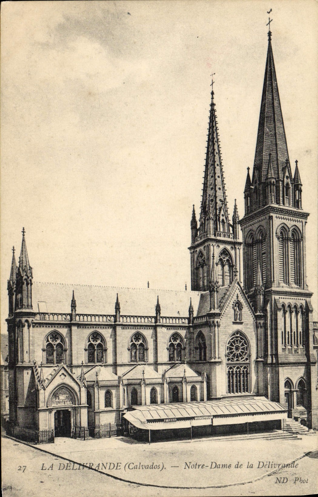 VINTAGE POSTCARD Delivrande Notre Dame of Delivrande