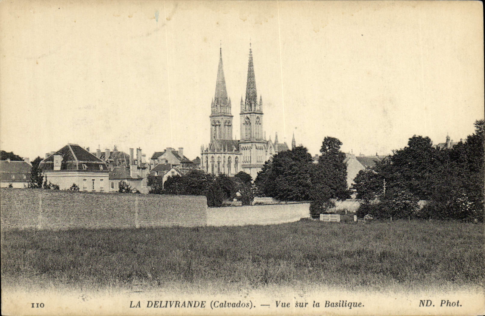 CPA La Delivrande Vue sur la Basilique
