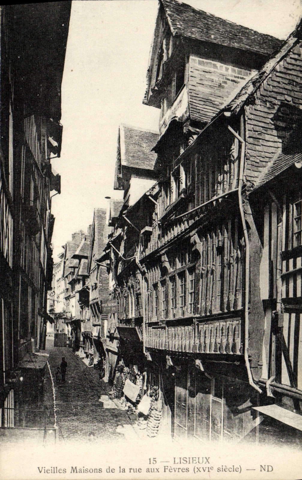 CPA Lisieux vieilles maisons de la rue aux Fevres