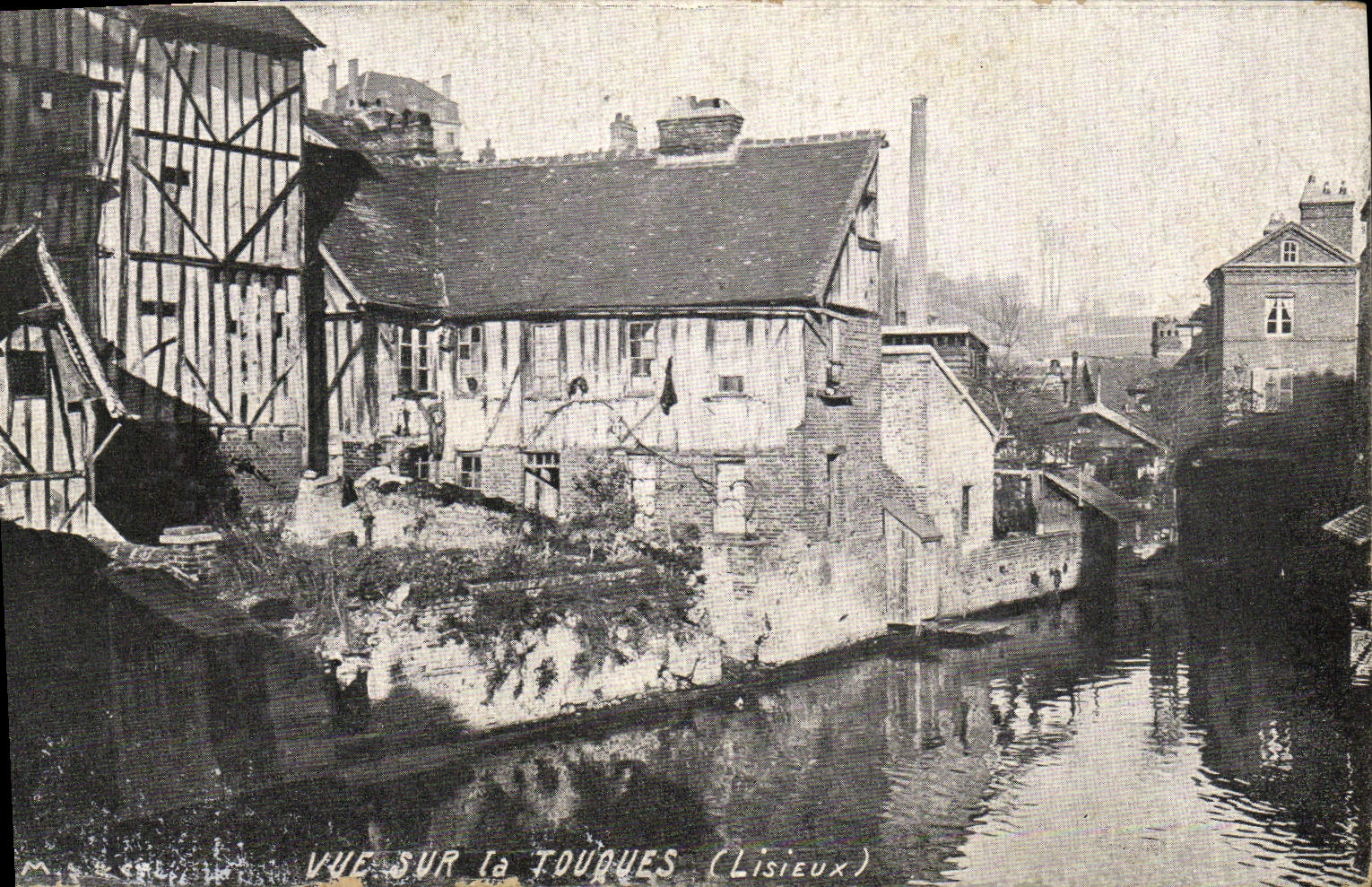 CPA Vue Sur La touques Lisieux 
