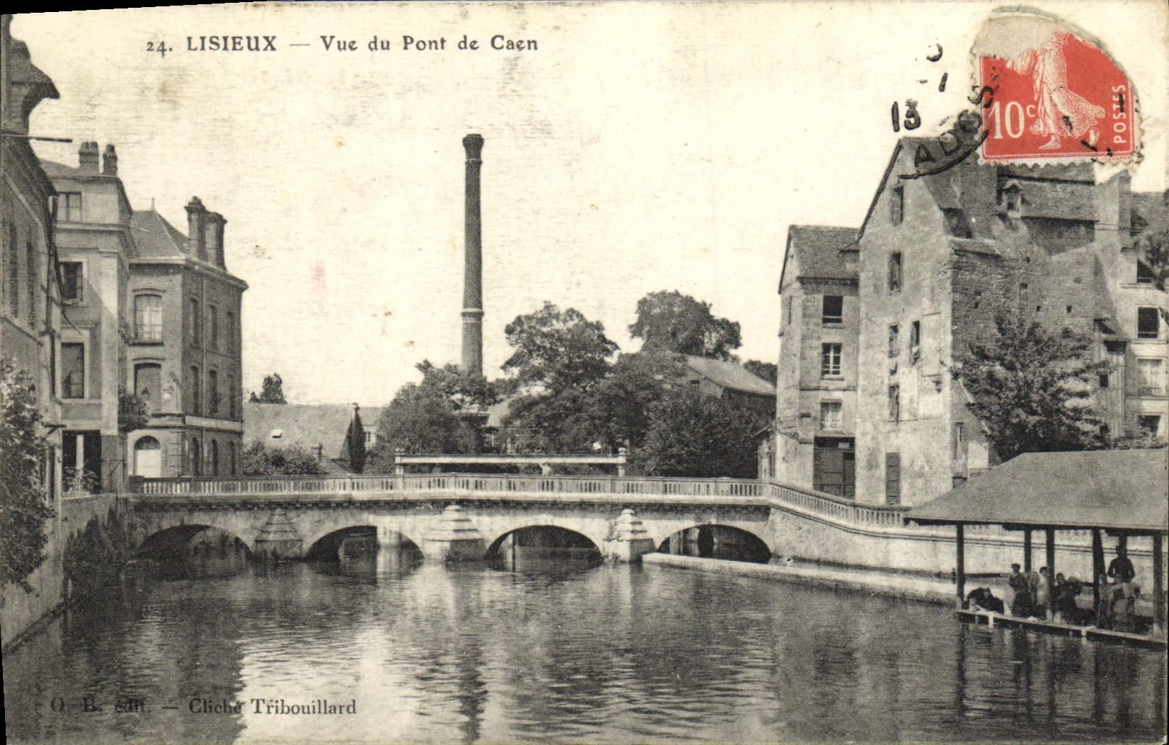 POSTAL Lisieux de la VENDIMIA visto del puente de Caen