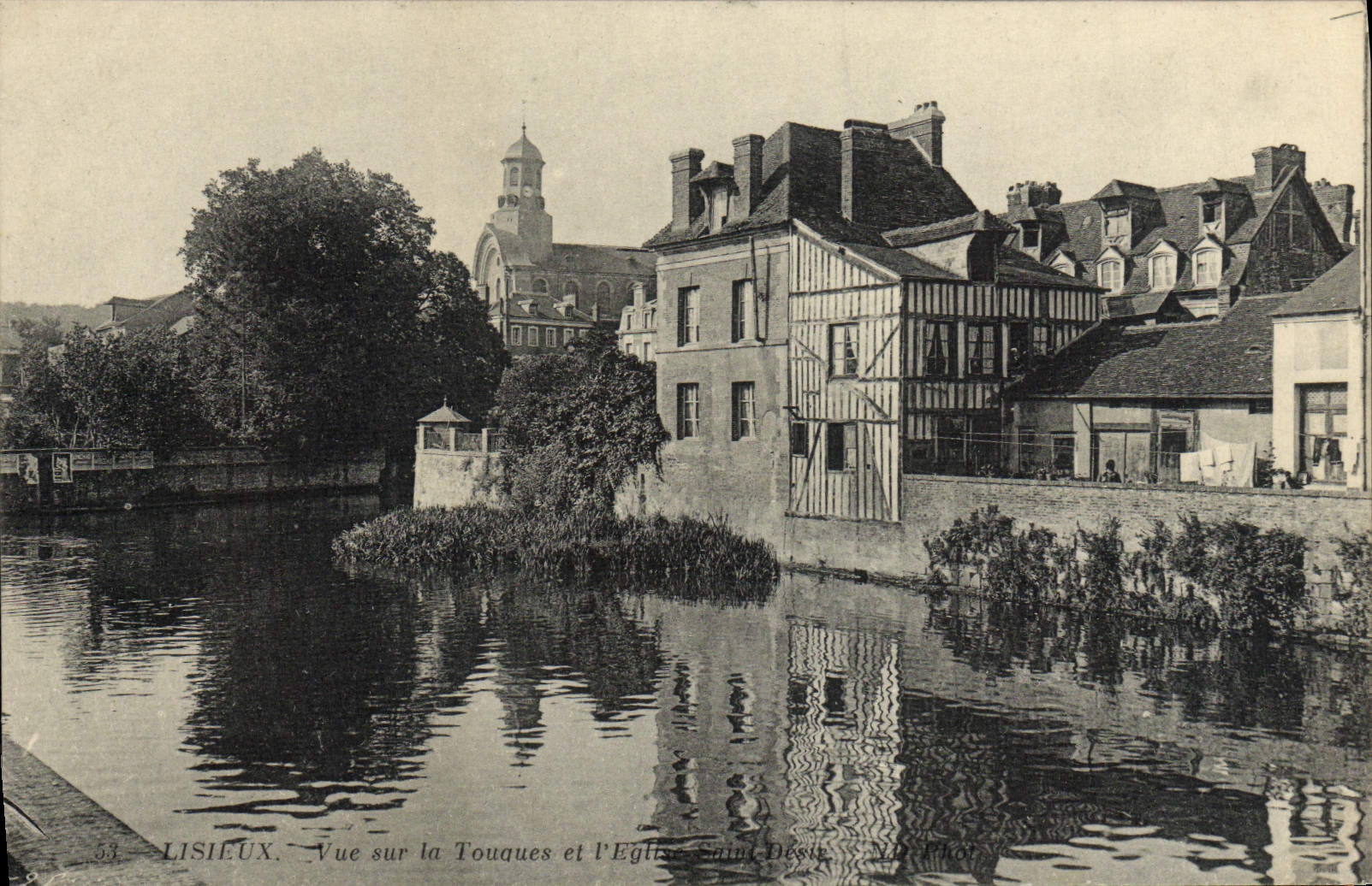 CPA Lisieux vue sur la touques et l'eglise saint desir