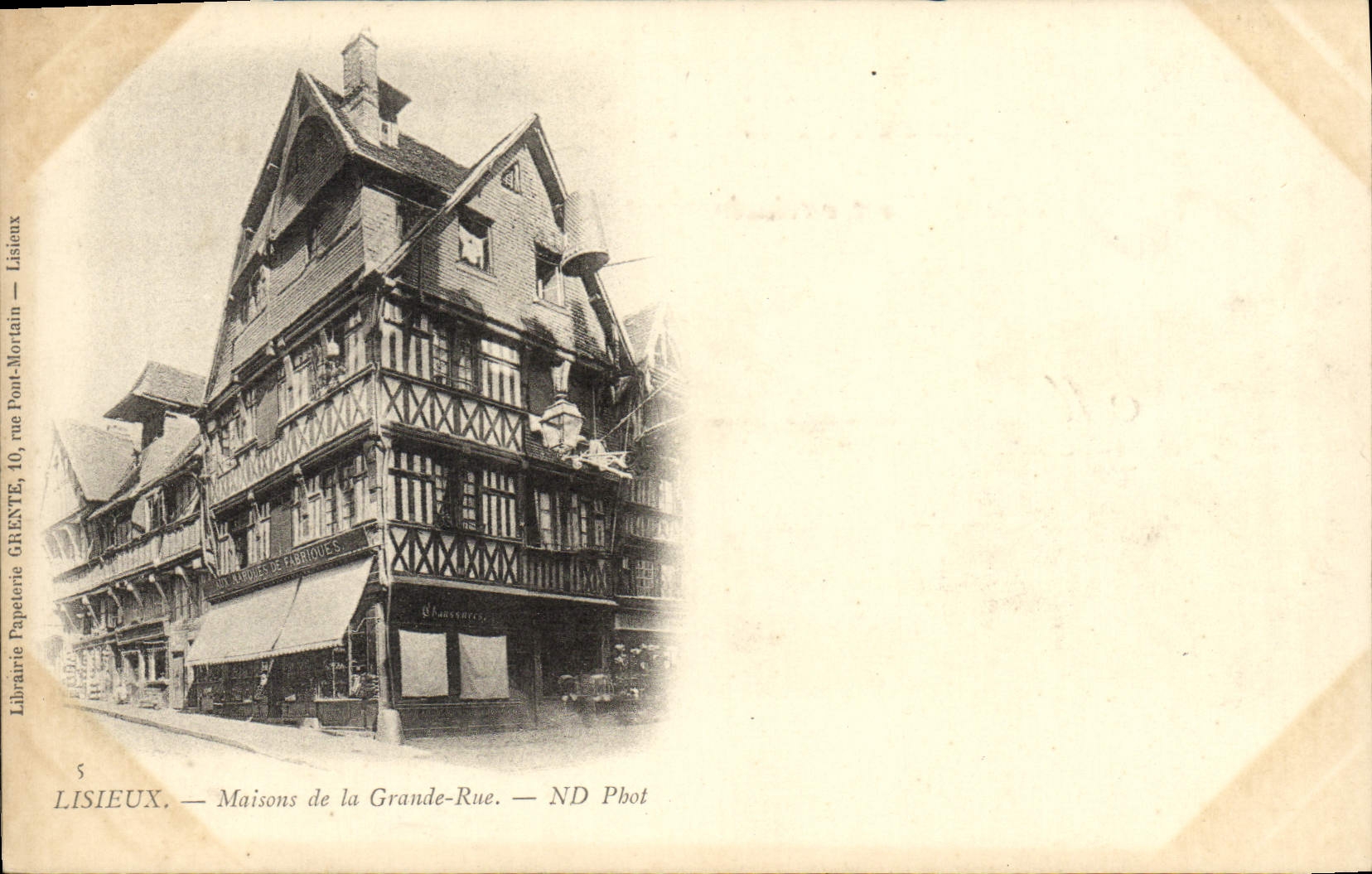 CPA Lisieux Maisons de la grande rue