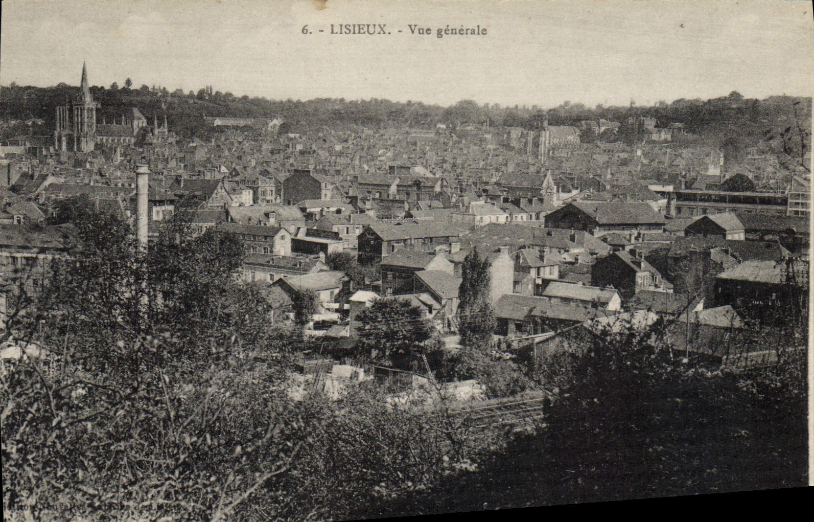 CPA Lisieux Vue generale