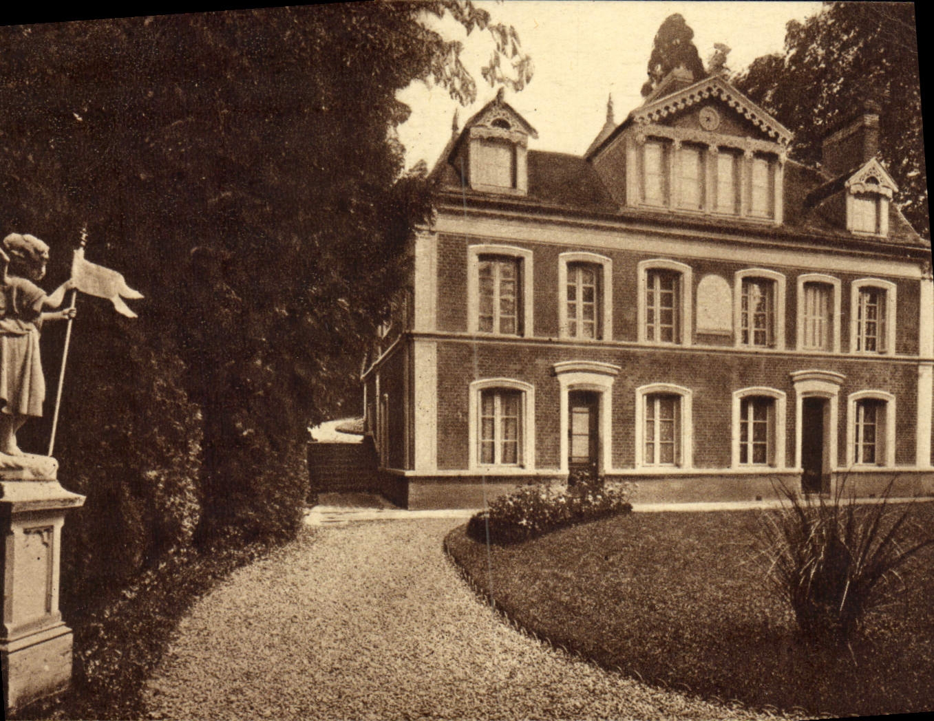 CPA Lisieux Les Buissonnets