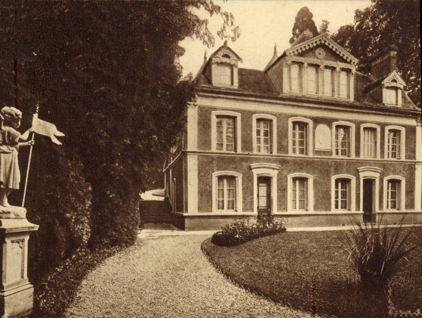 POSTAL de la VENDIMIA el ataque frontal de Lisieux de los buissonnets de la entrada