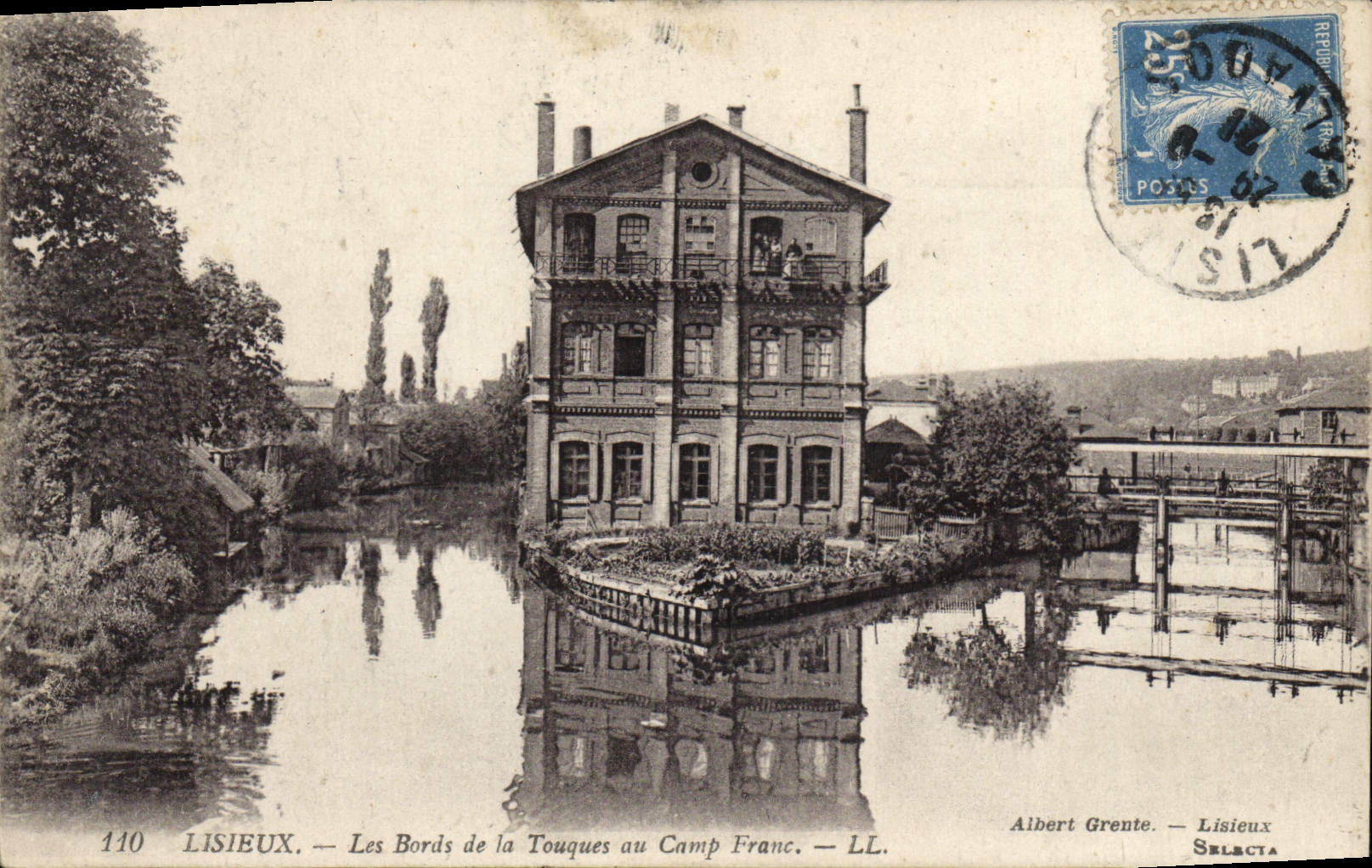 Bordes de Lisieux de la POSTAL de la VENDIMIA de los sombreros al campo honesto