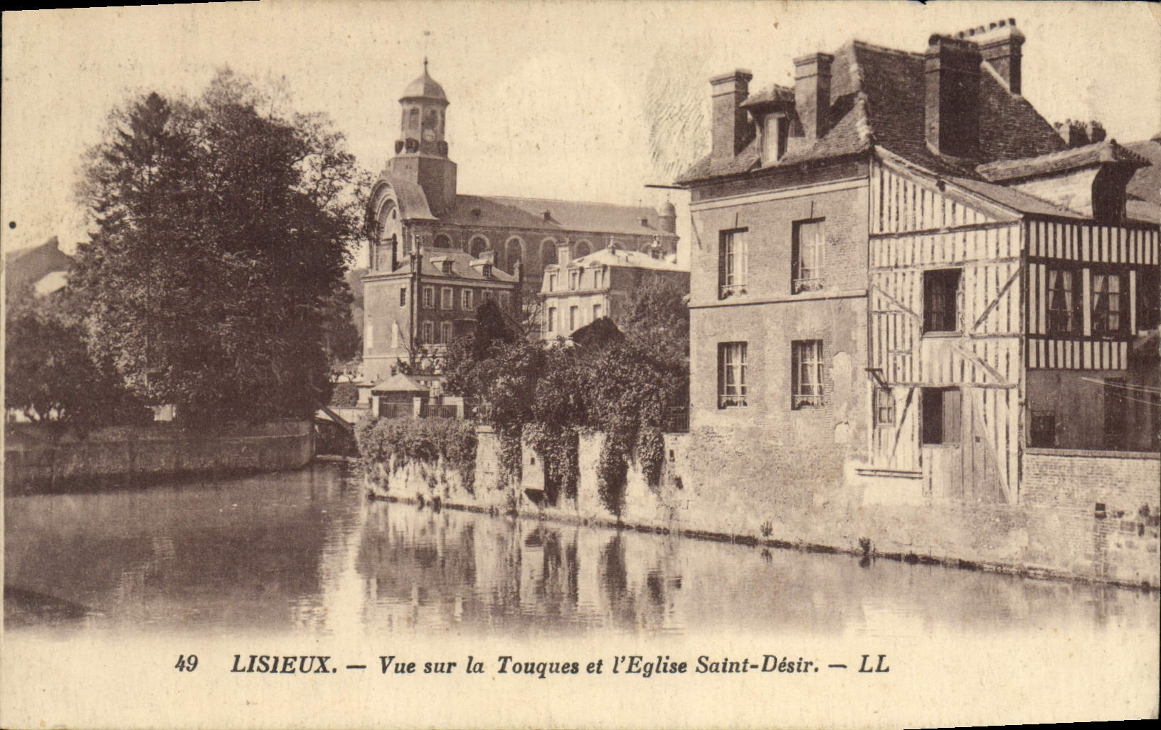 CPA Lisieux Vue Sur la touques et l'eglise saint desir