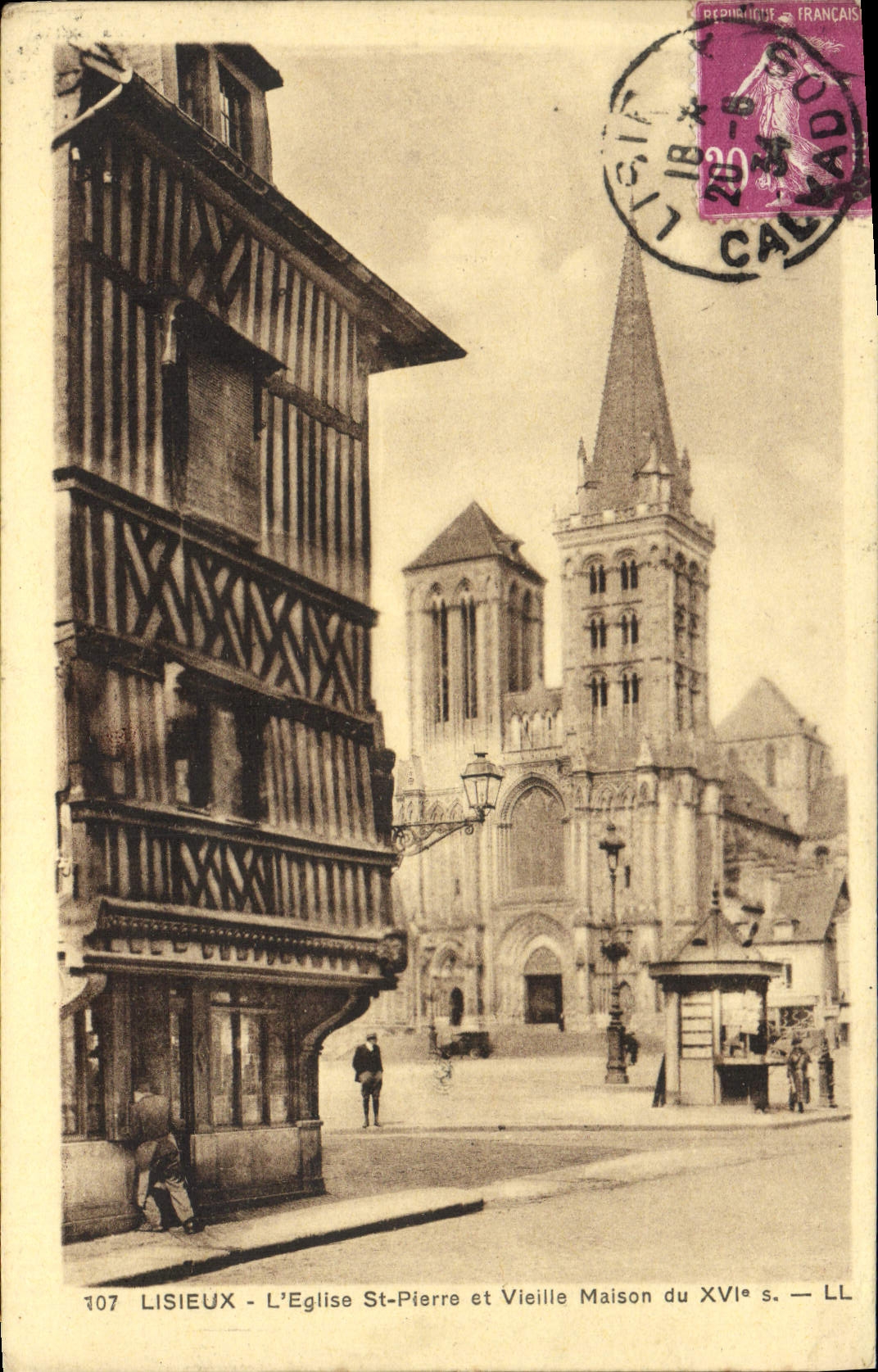 POSTAL Lisieux de la VENDIMIA las piedras de afilar santas de la iglesia y la casa vieja