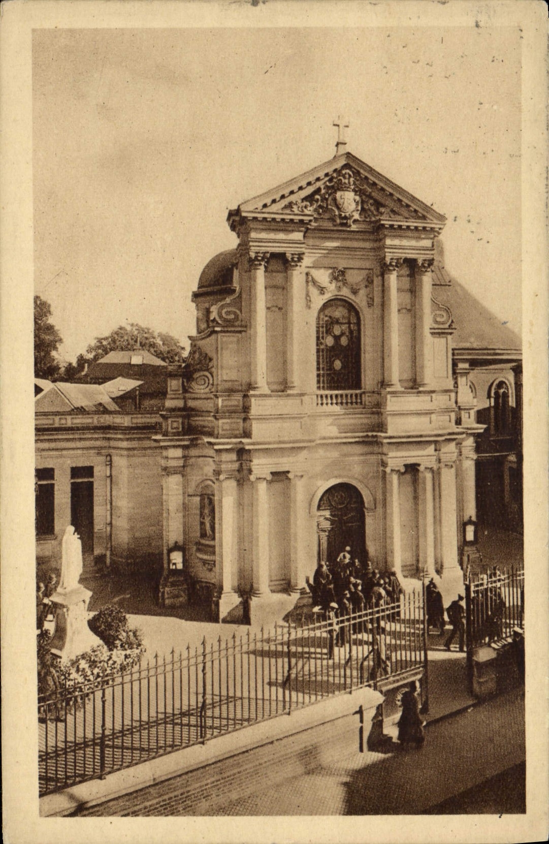 CPA La chapelle des carmelites de Lisieux 