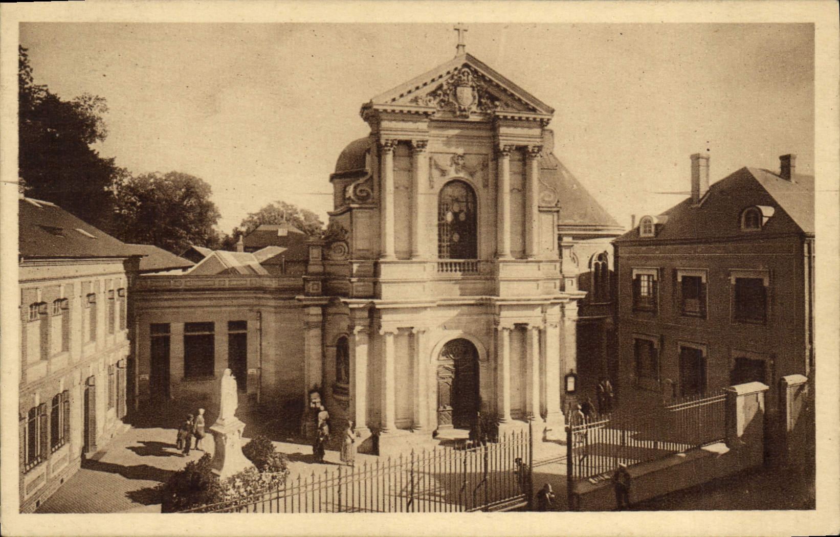 CPA La chapelle des carmelites de lisieux