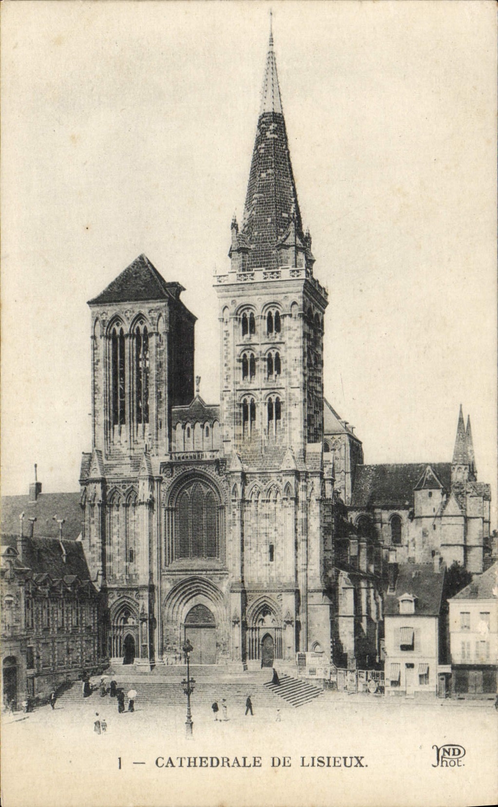 POSTAL Cathedral De Lisieux de la VENDIMIA