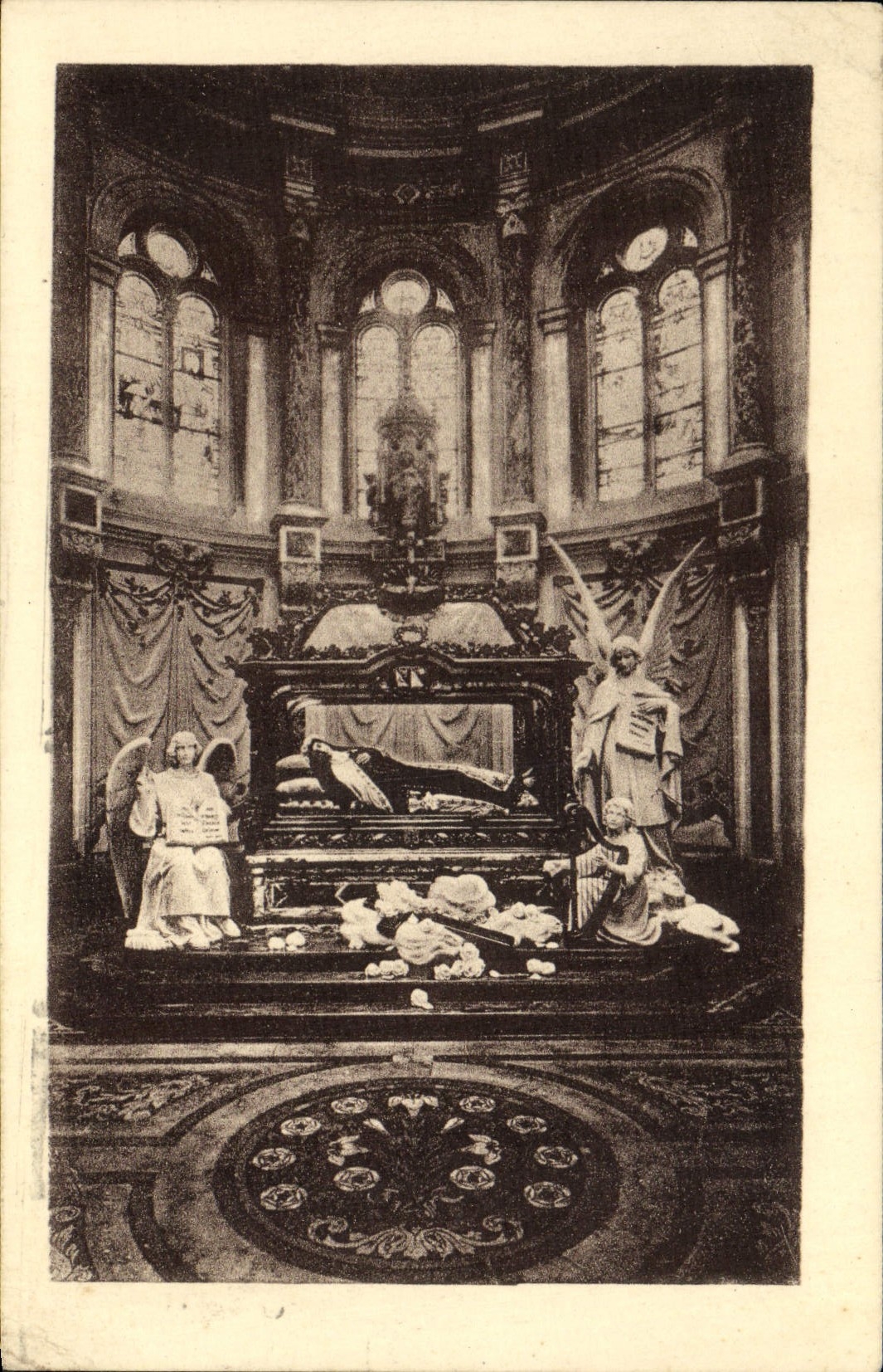 CPA Lisieux Chapellet chasse de Sainte Therese de l'enfant Jesus 