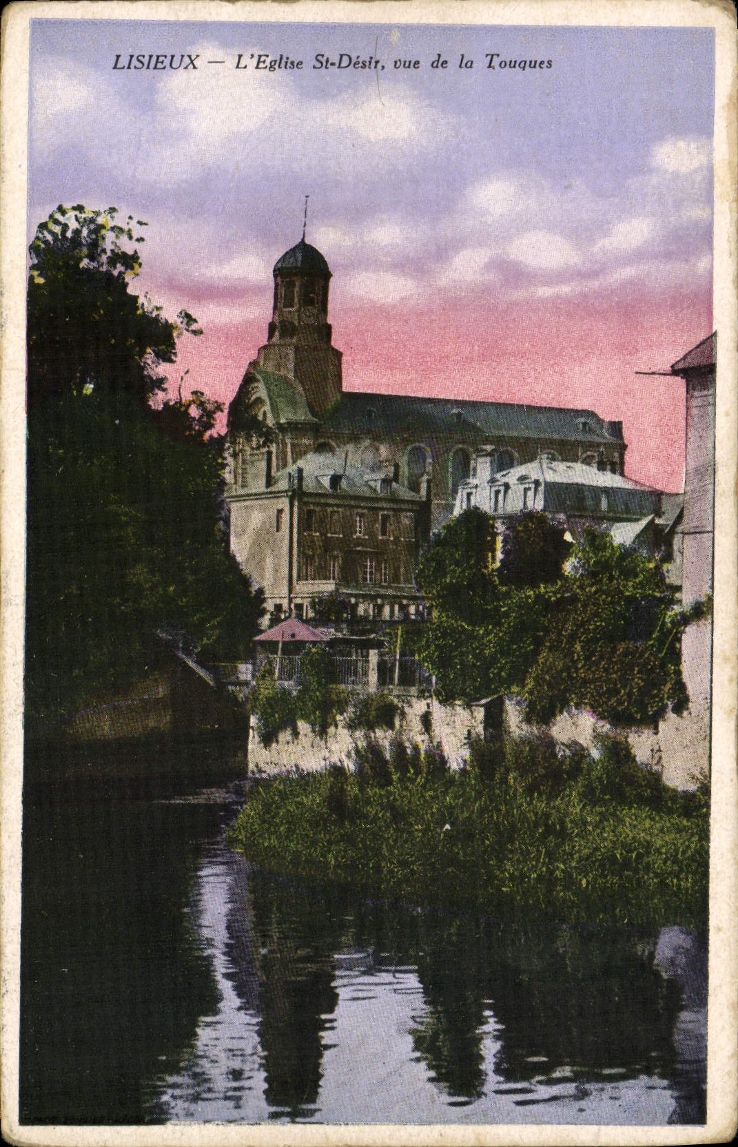 CPA Lisieux L'Eglise St Desir Vue de la Touques