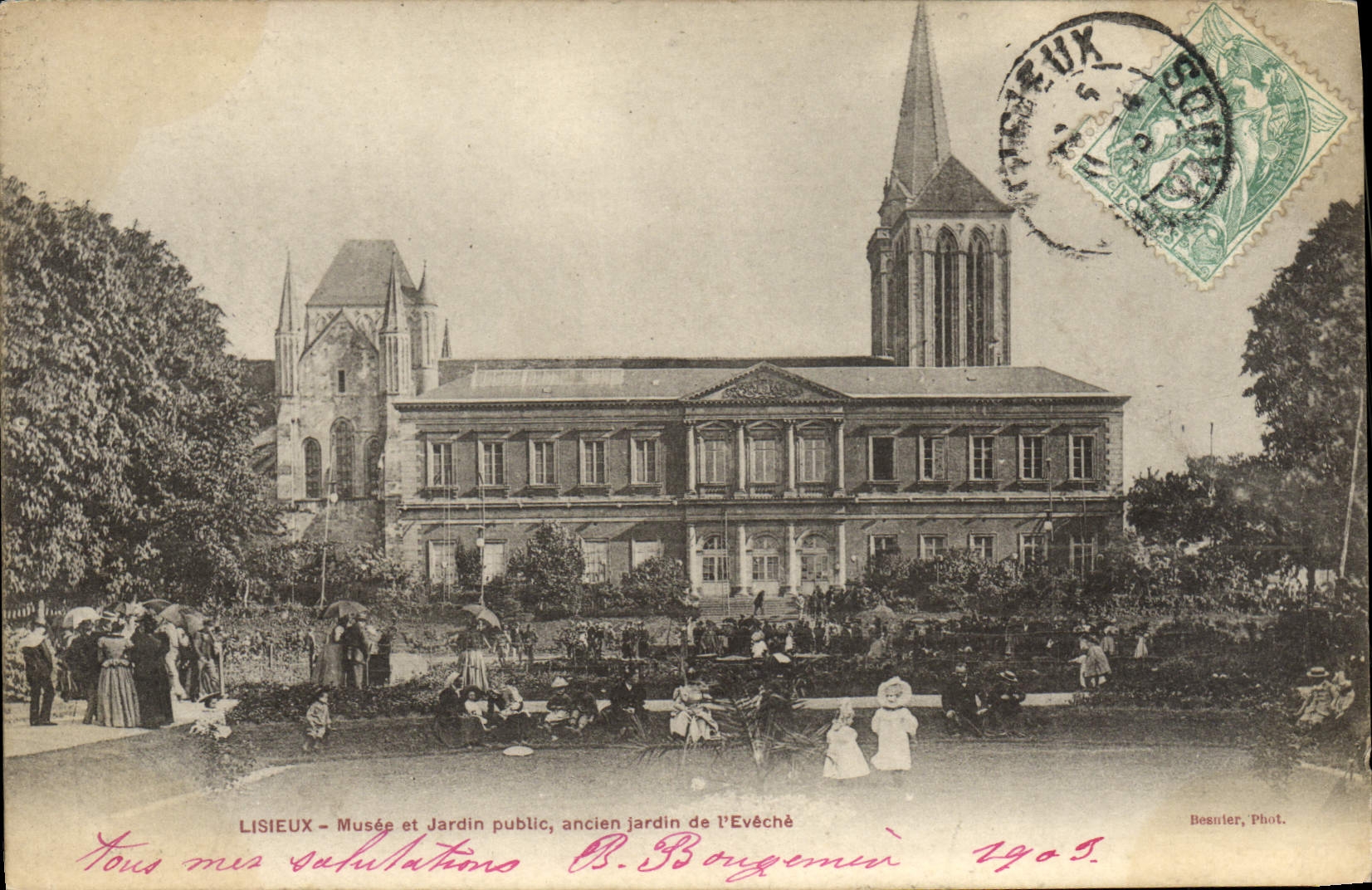 Museo de Lisieux de la POSTAL de la VENDIMIA y jardín viejo del jardín público del eveche