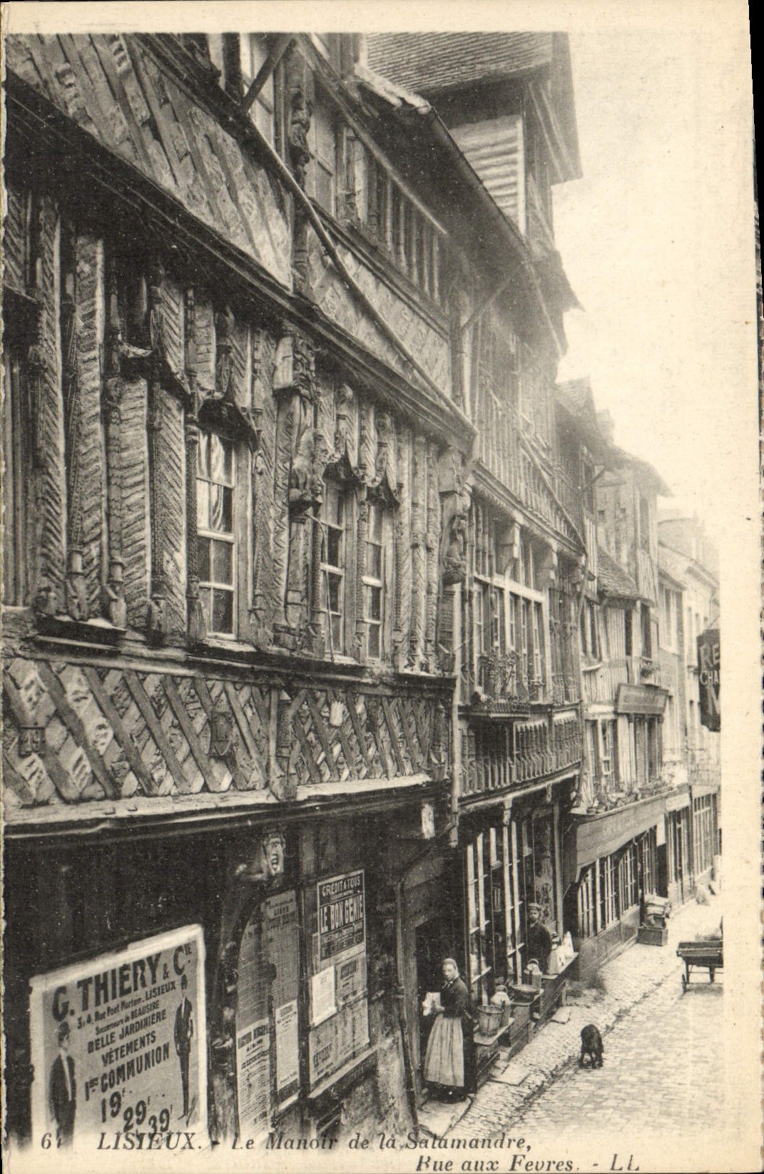 CPA Lisieux Le Manoir de la Salamandre Rue aux Fevres