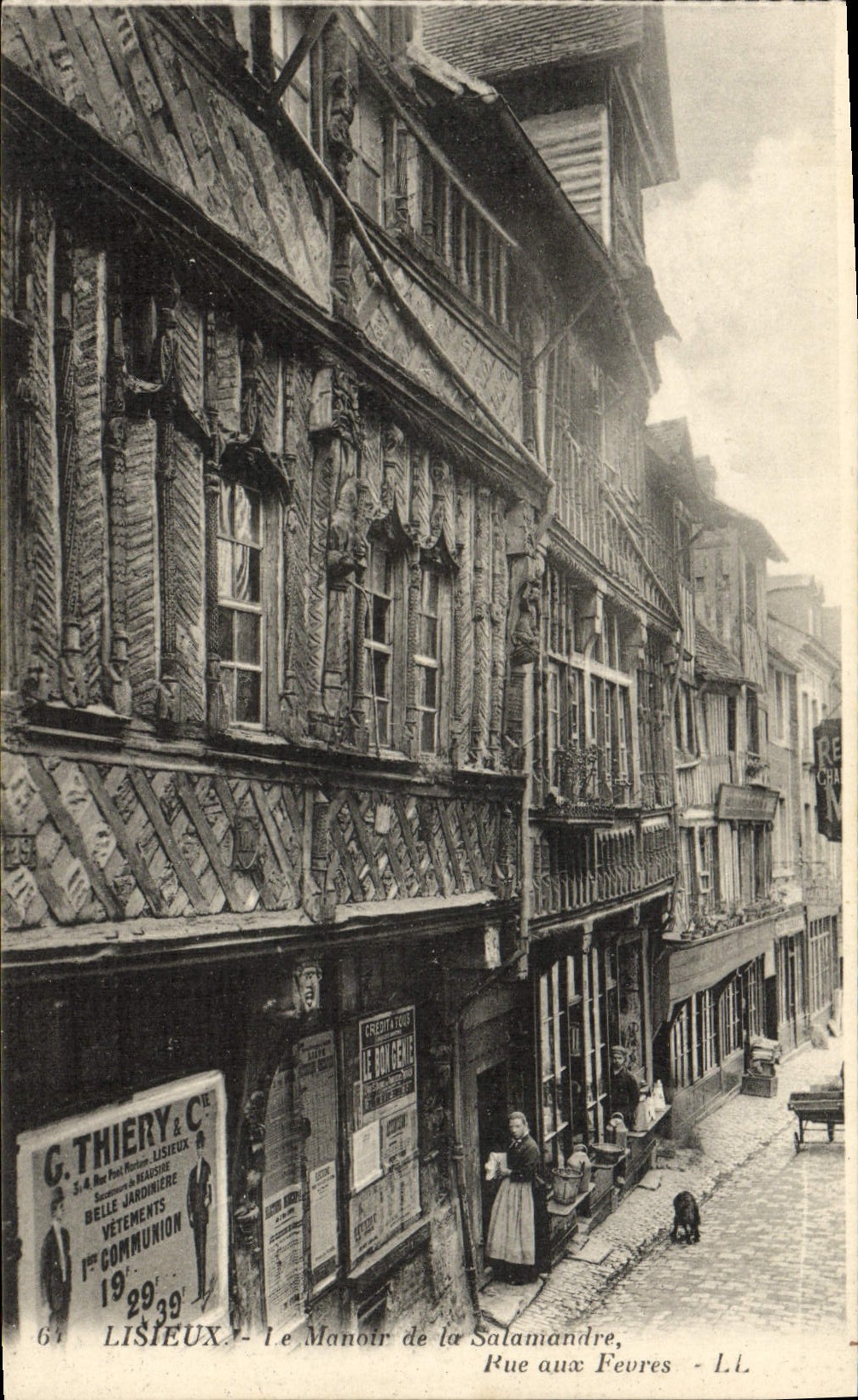 CPA Lisieux Le Manoir de la Salamandre Rue aux Fevres
