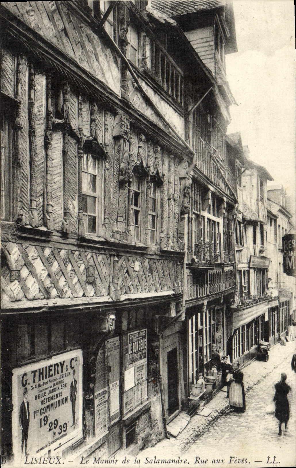 CPA Lisieux Le Manoir de la Salamandre Rue aux Fevres