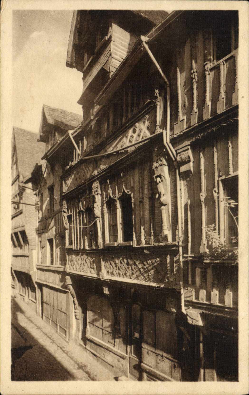 CPA Lisieux Manoir de la Salamandre