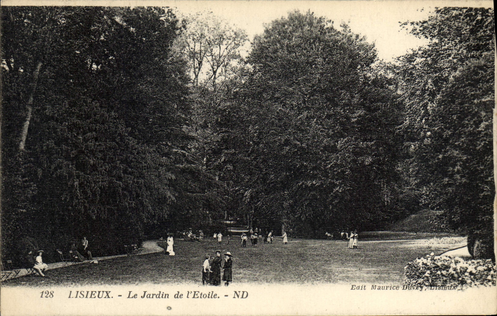 CPA Lisieux Le jardin de l'etoile