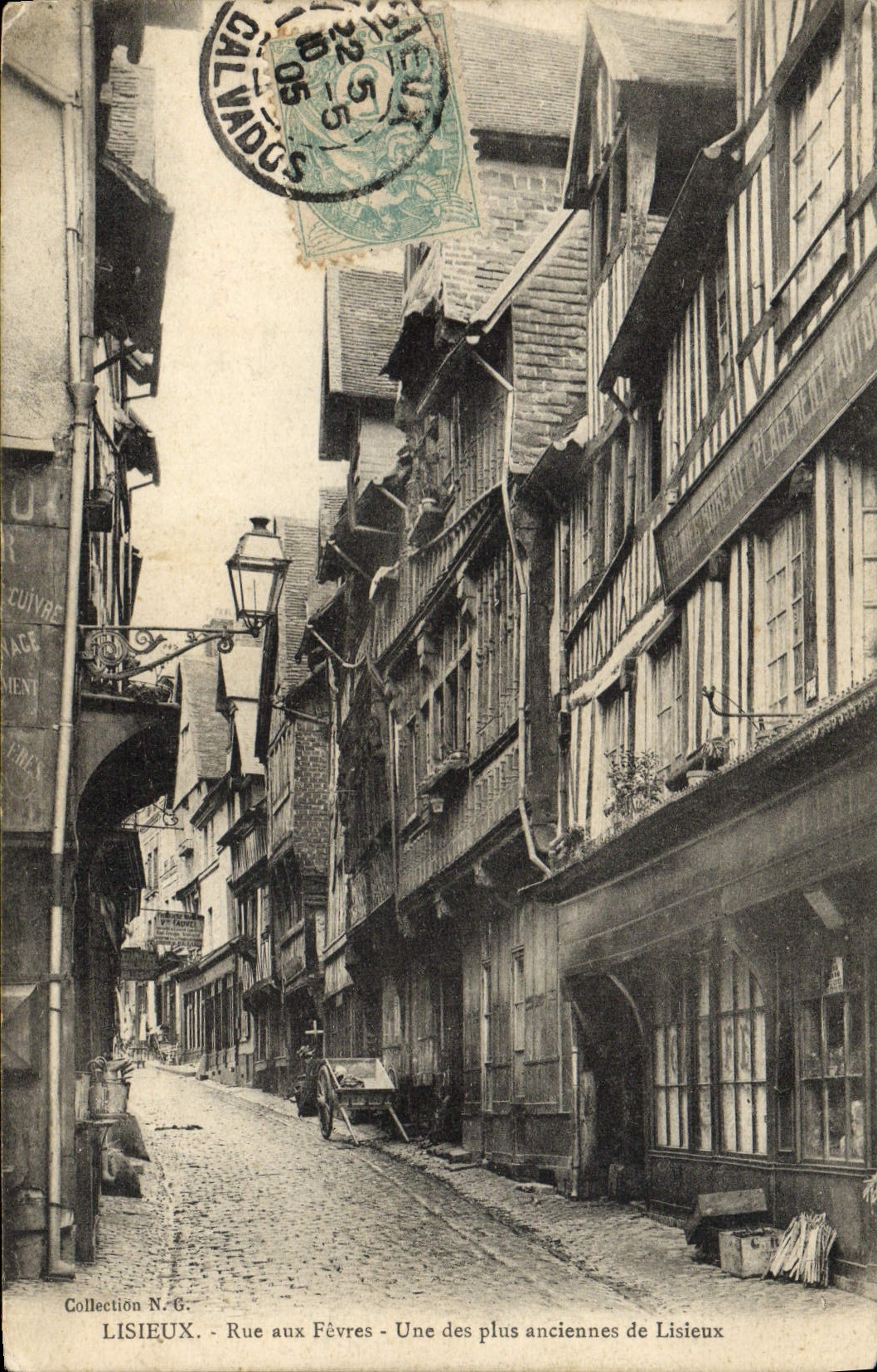 CPA Lisieux Rue Aux fevres une des plus anciennes de lisieux