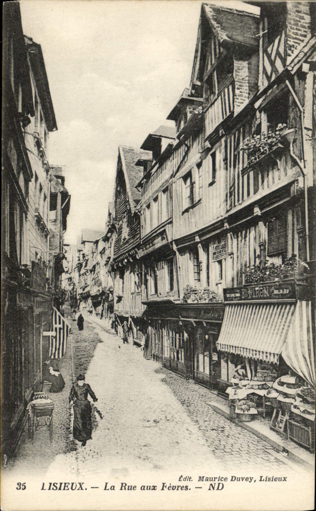 CPA Lisieux la rue aux fevres