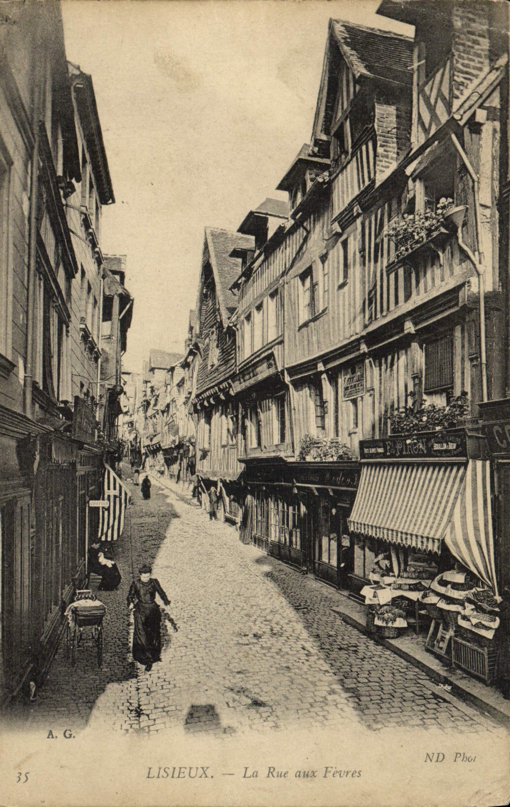 CPA Lisieux la rue aux fevres