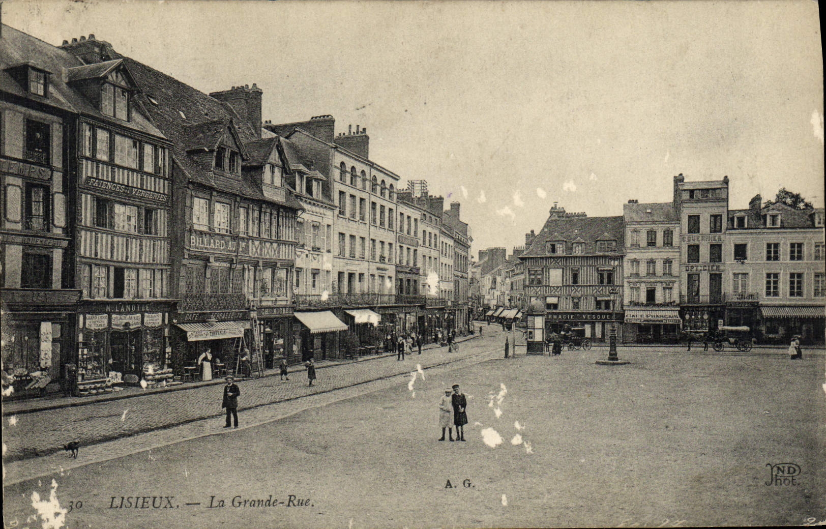 CPA Lisieux La grande rue