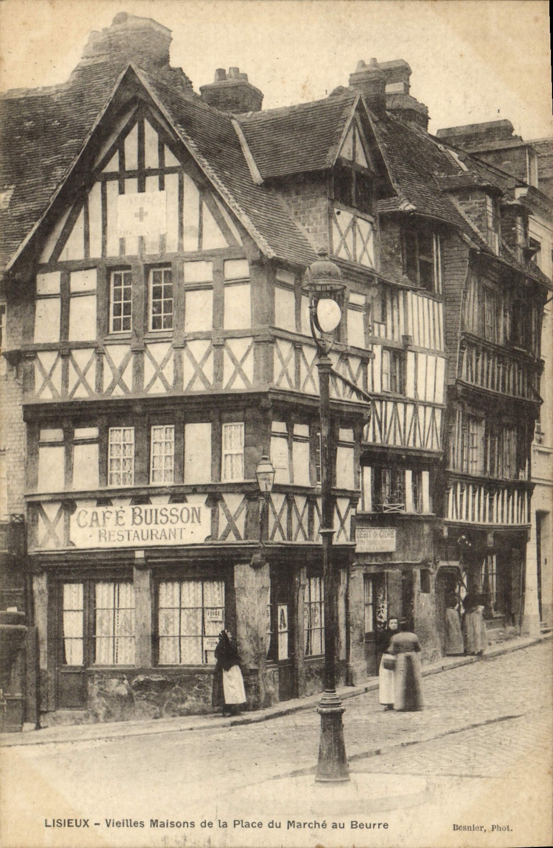 CPA Lisieux vieilles maisons de la place du marche au beurre Cafe Buisson Restaurant