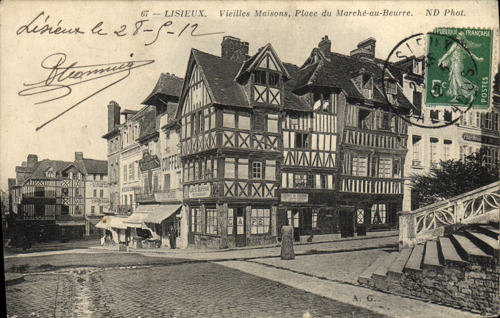 CPA Lisieux Vieilles maisons place du marche au beurre