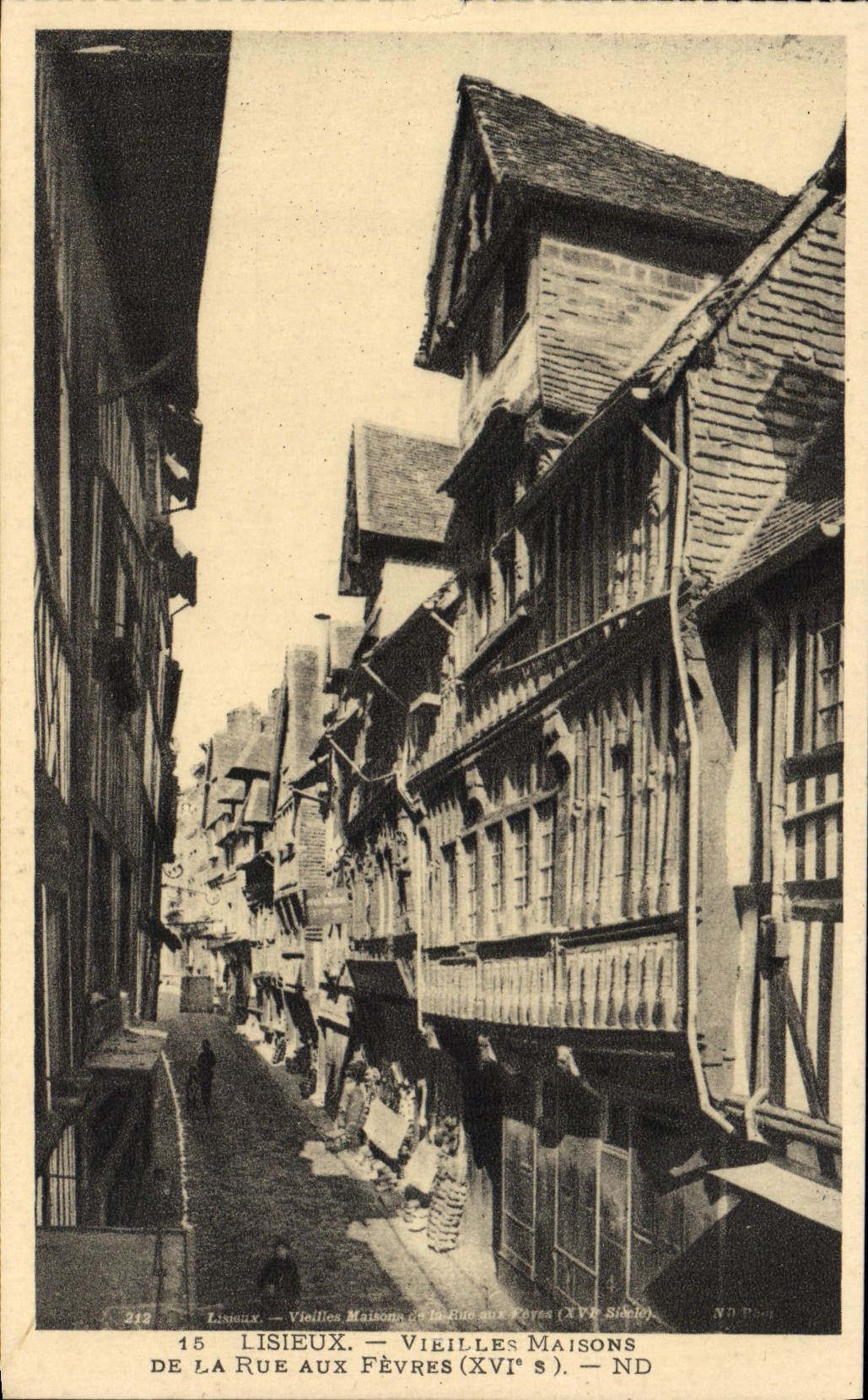 CPA Lisieux vieilles maisons de la rue aux Fevres