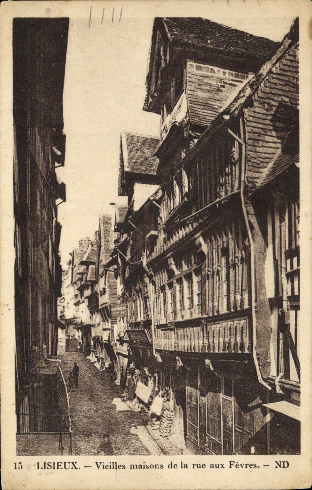 CPA Lisieux vieilles maisons de la rue aux Fevres