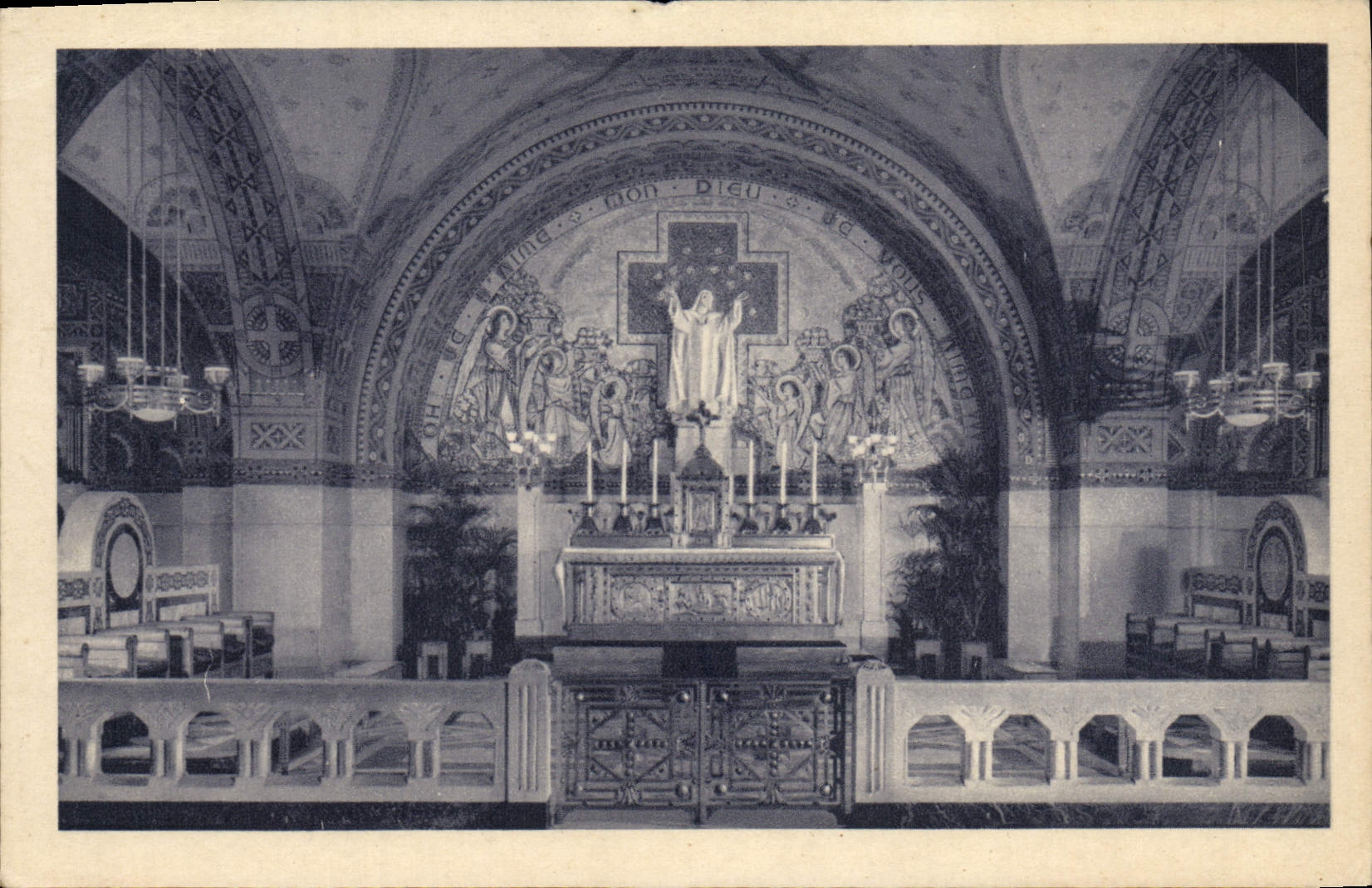 CPA La basilique De Lisieux La crypte Le choeur
