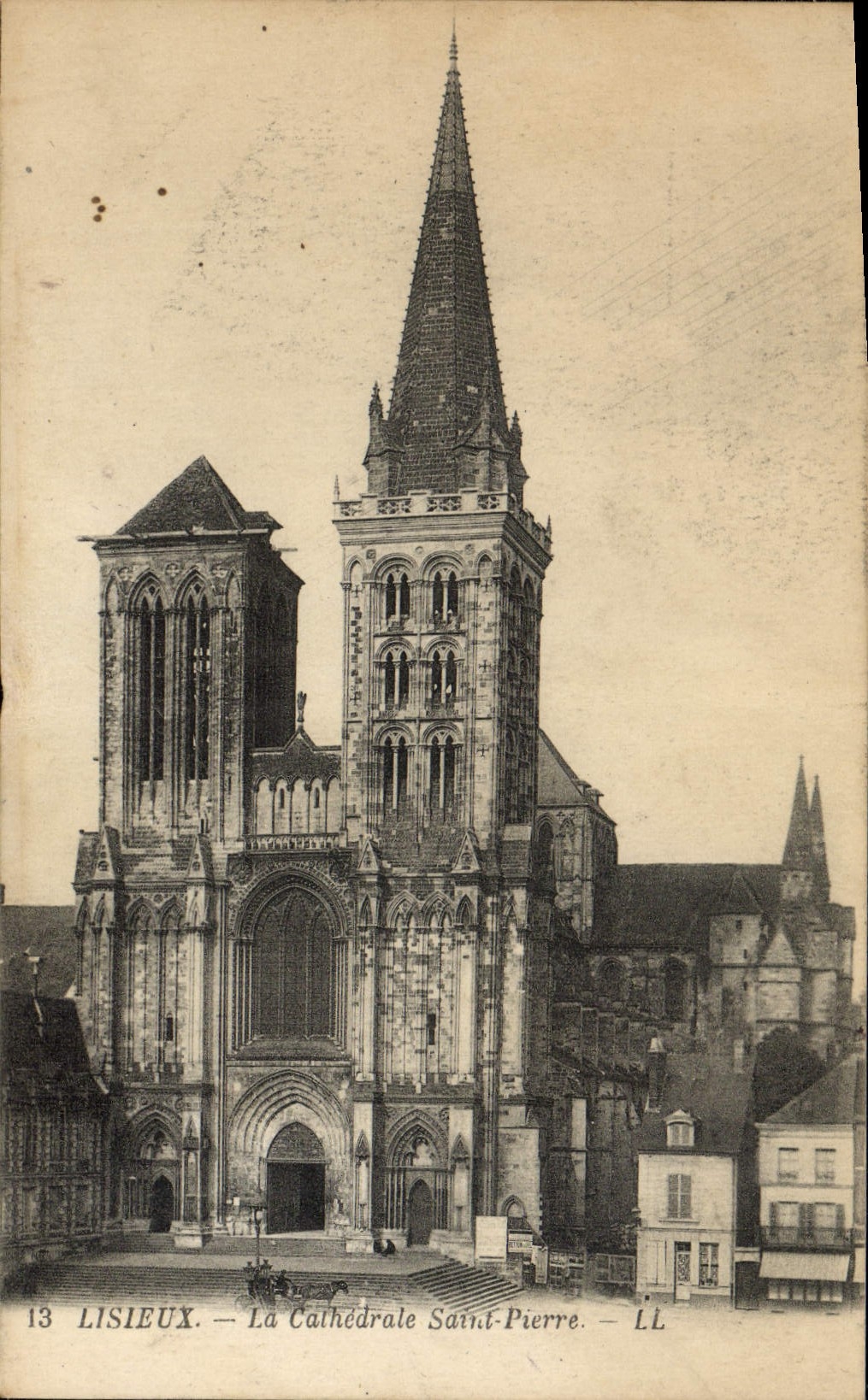 CPA Lisieux La cathedrale saint pierre