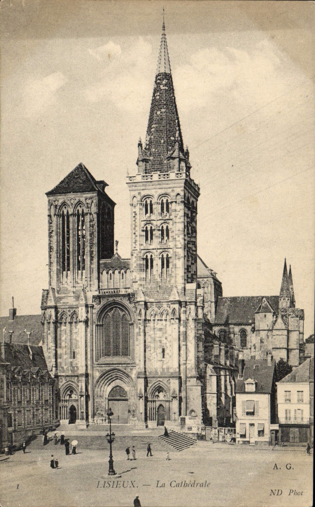 CPA Lisieux La cathedrale