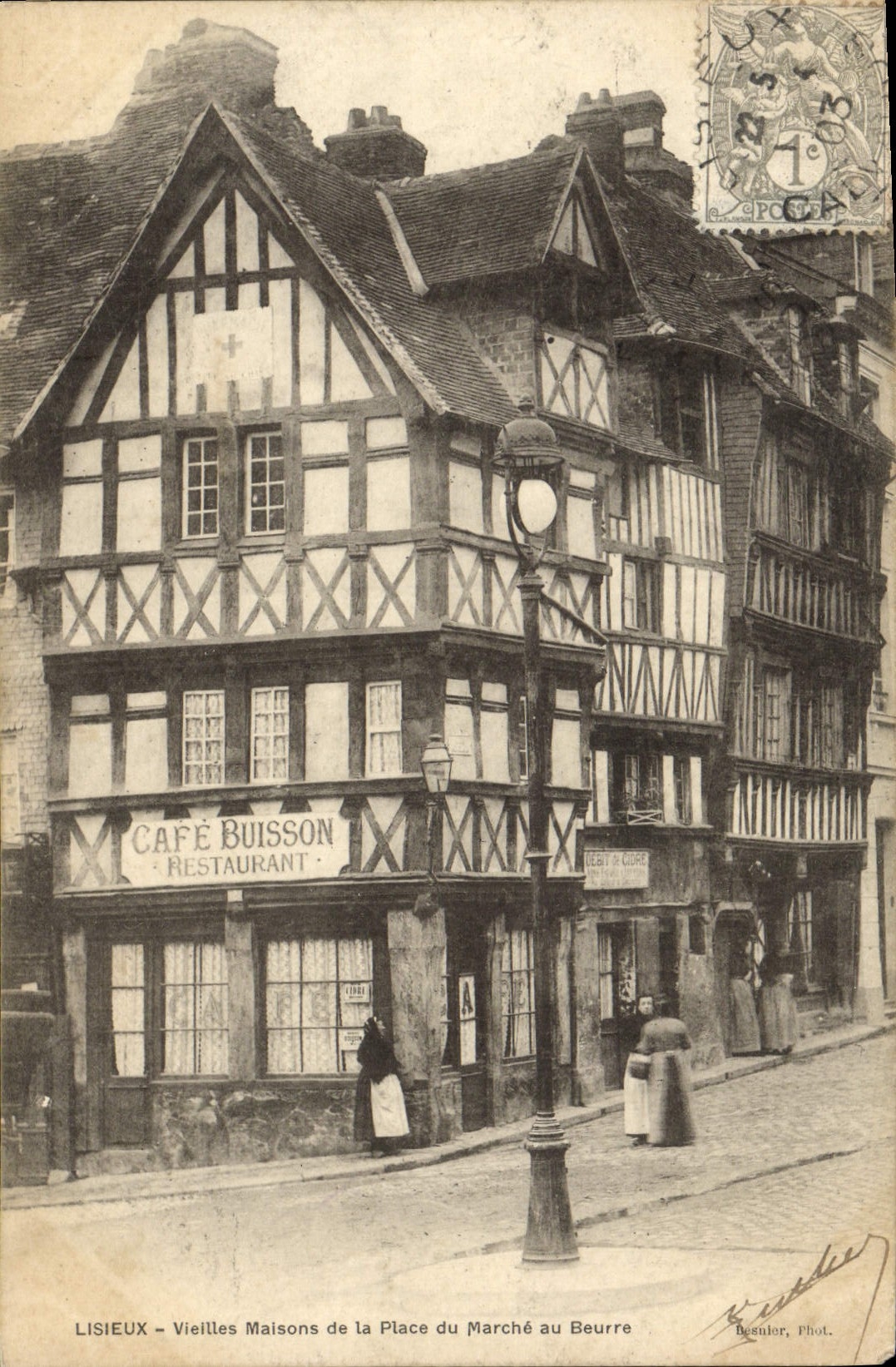 CPA Lisieux Vieilles Maisons de la place du marche au beurre Cafe Buisson Restaurant