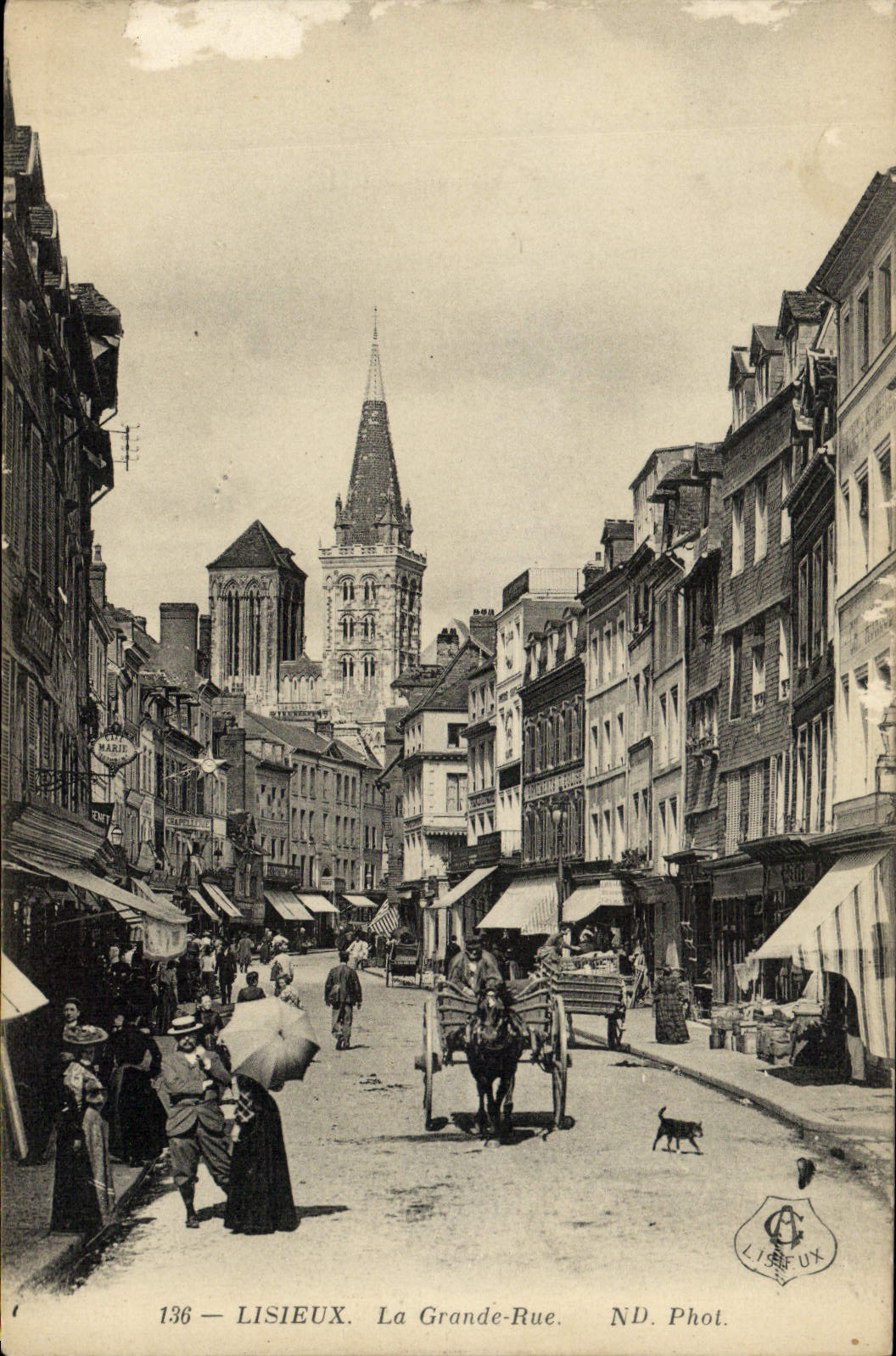 CPA Lisieux La grande rue
