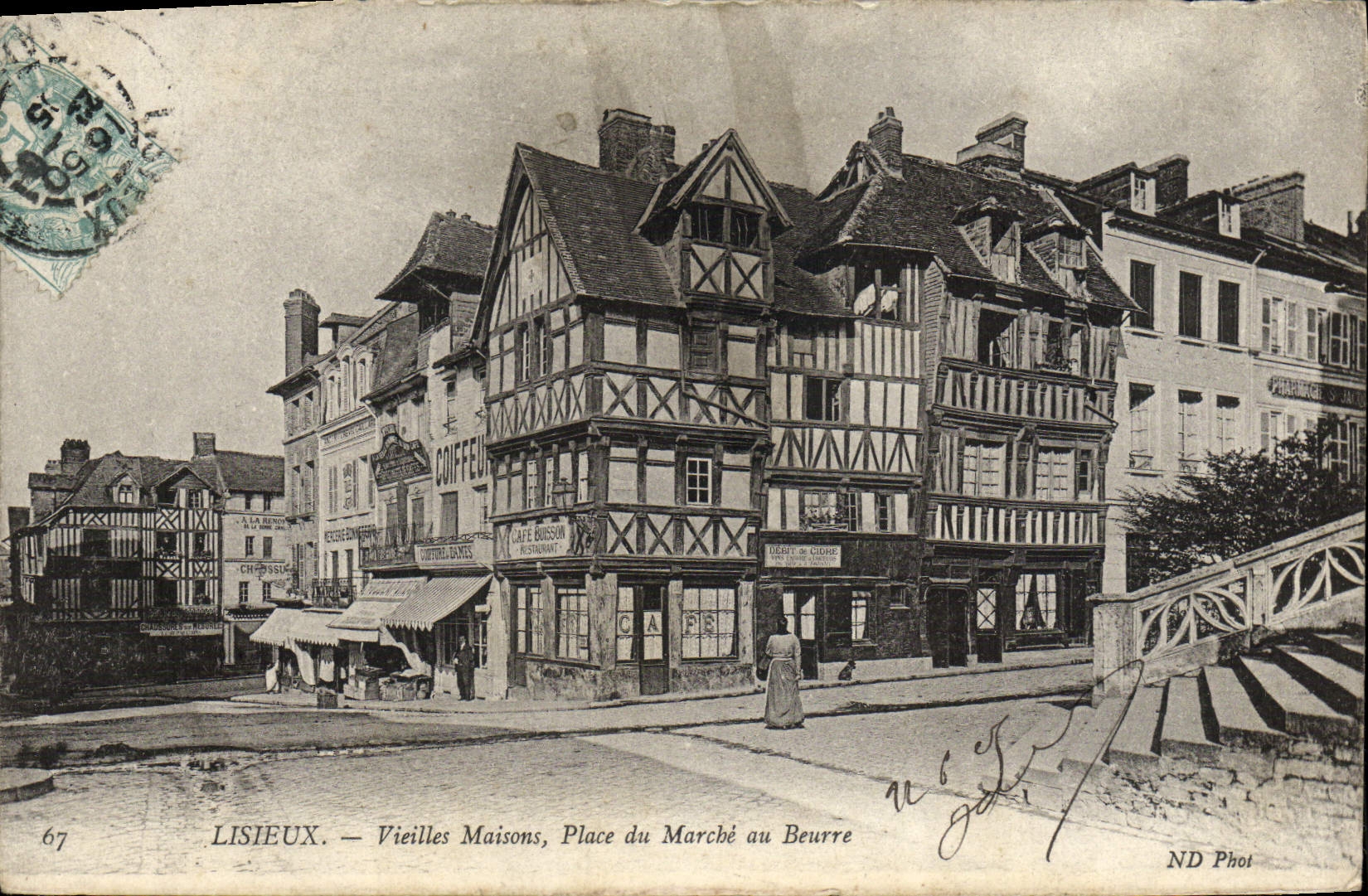 CPA Lisieux Vieilles maisons place du marche au beurre