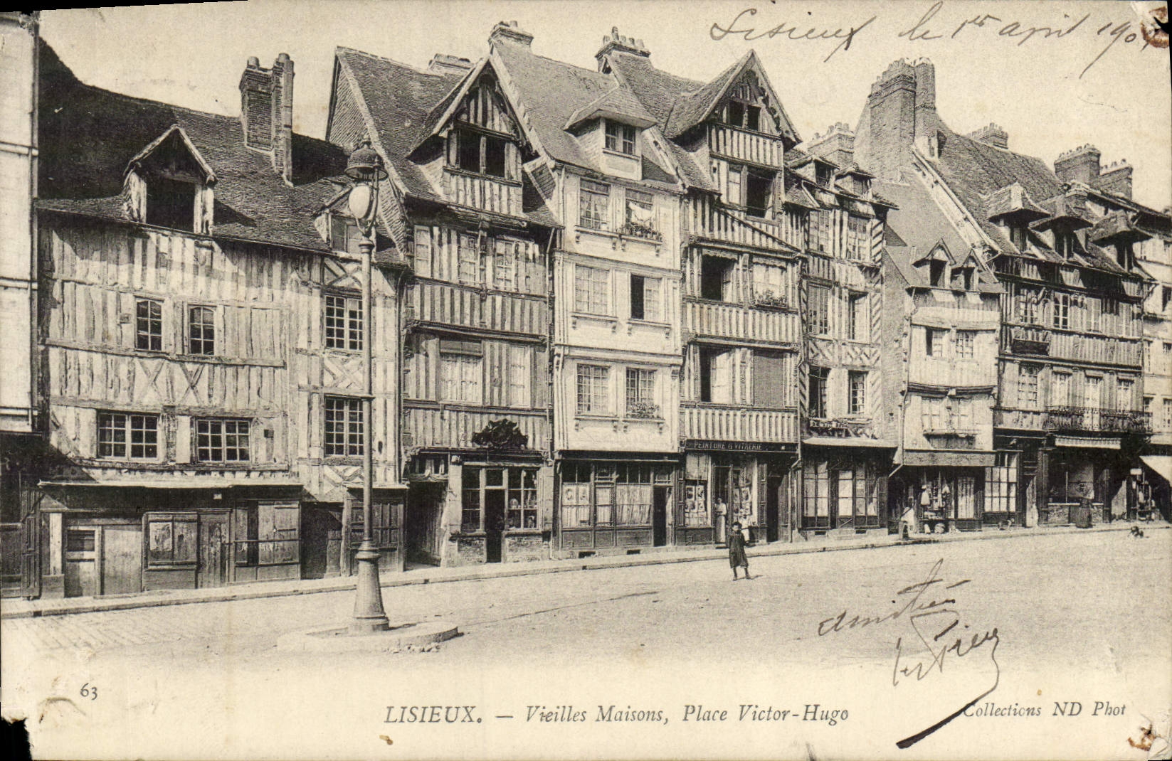 CPA Lisieux Vieilles maisons place victor hugo