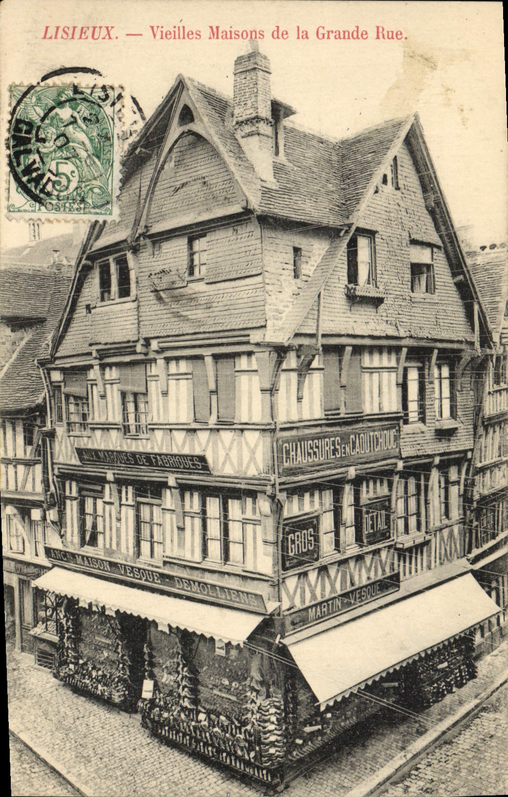 CPA Lisieux Vieilles maisons de la grande rue