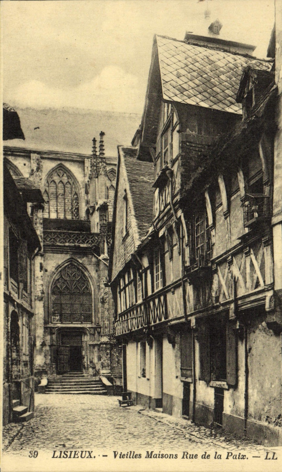 Casas de las mujeres mayores de Lisieux de la POSTAL de la VENDIMIA de la paz