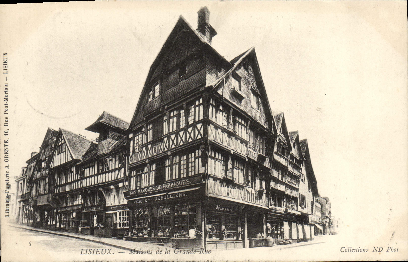 CPA Lisieux Maisons de la grande rue